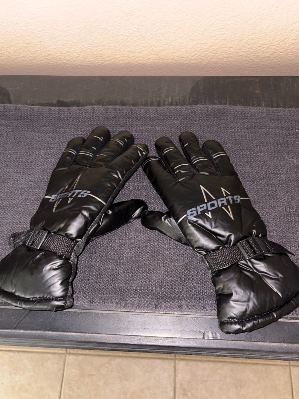 Burton Black leather gloves Snowboard & Ski Winter Wear with wool fur Interior